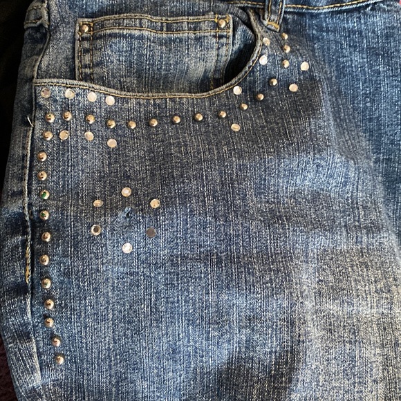 Plus size Jean Capri. - Picture 4 of 4